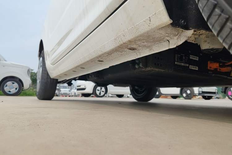 Used Geely Galaxy Panda 2024 Panda Mini 200km Endurance Bear Right Side Sill