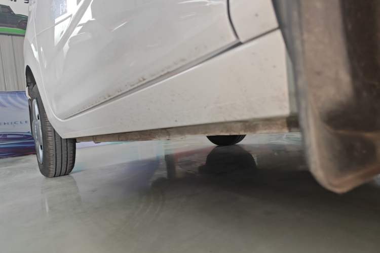 Used Geely Galaxy Panda 2024 Panda Mini 200km Endurance Bear Right Side Sill