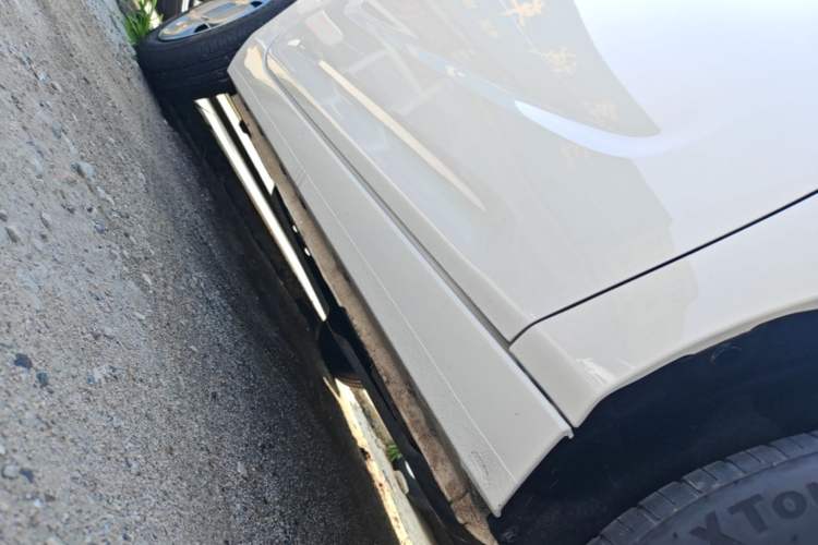 Used Geely Galaxy Panda 2024 Panda Mini 200km Endurance Bear Right Side Sill