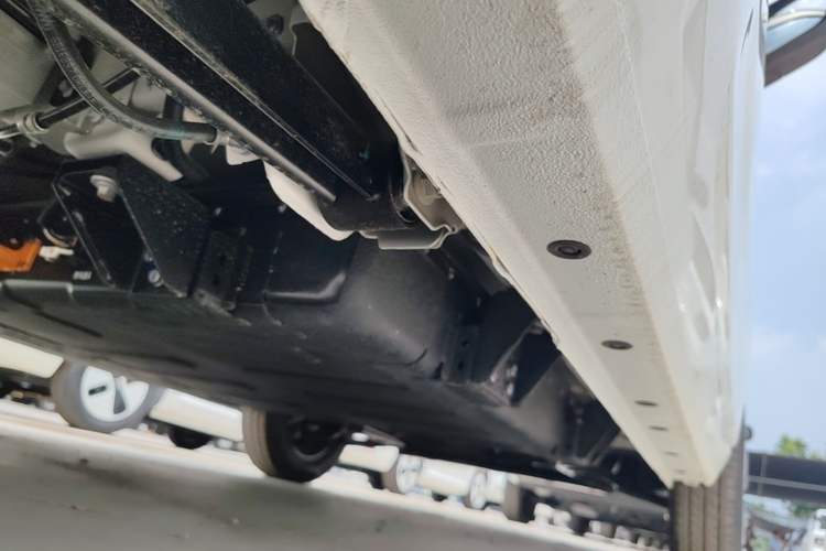 Used Geely Galaxy Panda 2024 Panda Mini 200km Endurance Bear Right Side Sill