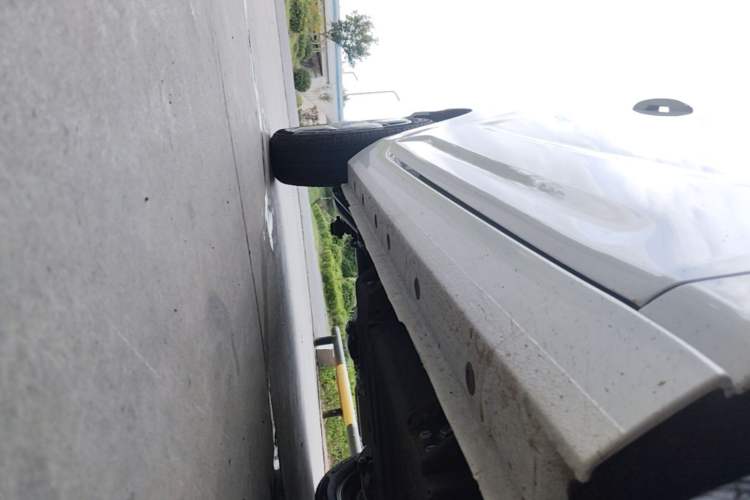Used Geely Galaxy Panda 2024 Panda Mini 200km Endurance Bear Right Side Sill