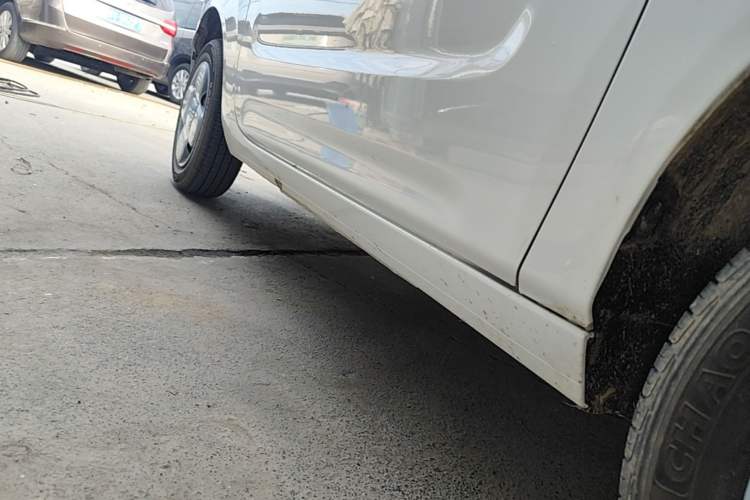Used Geely Galaxy Panda 2024 Panda Mini 200km Endurance Bear Right Side Sill
