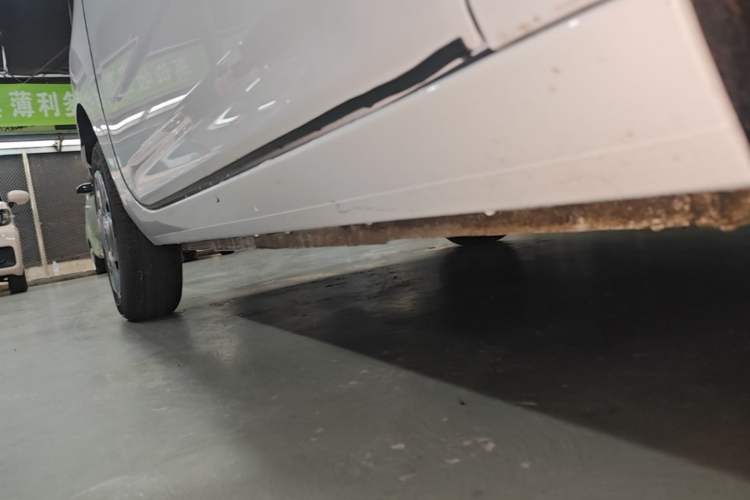 Used Geely Galaxy Panda 2024 Panda Mini 200km Endurance Bear Right Side Sill