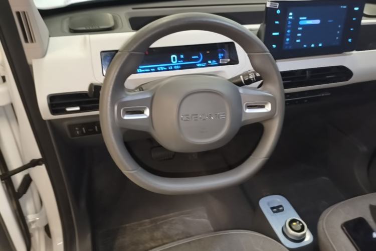 Used Geely Galaxy Panda 2024 Panda Mini 200km Endurance Bear Steering Wheel