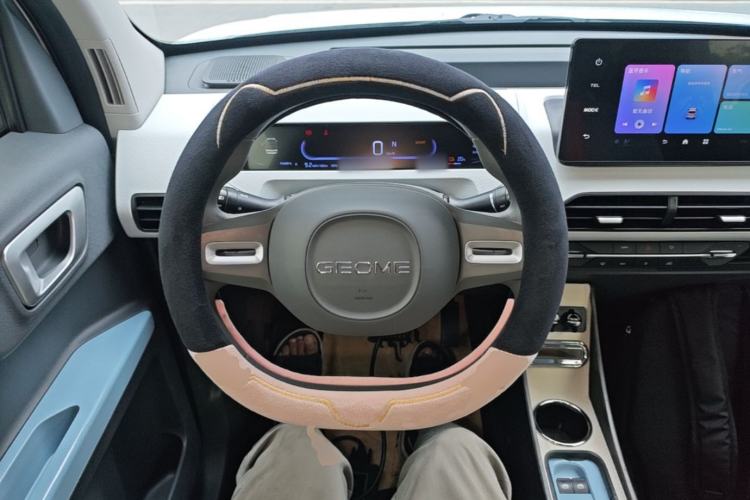 Used Geely Galaxy Panda 2024 Panda Mini 200km Endurance Bear Steering Wheel