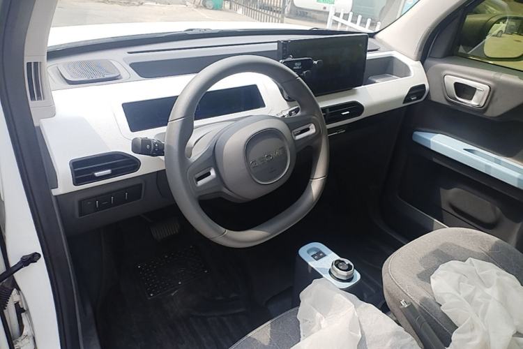 Used Geely Galaxy Panda 2024 Panda Mini 200km Endurance Bear Steering Wheel