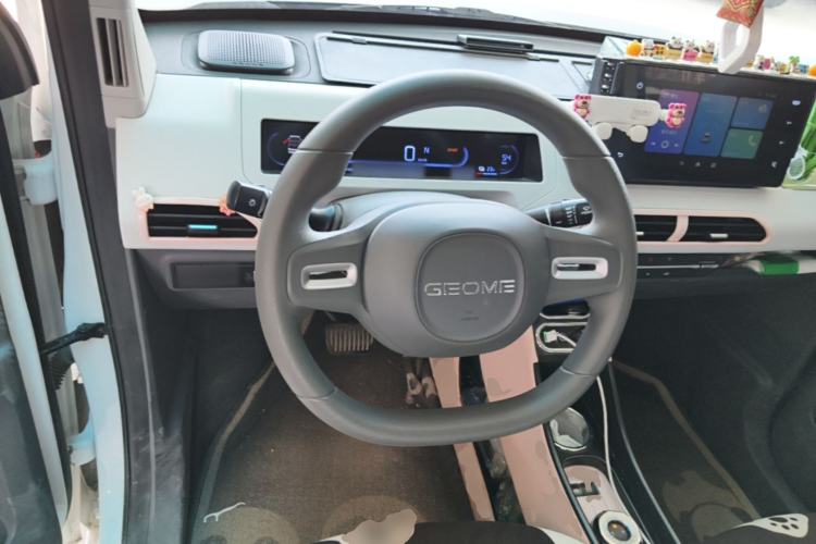 Used Geely Galaxy Panda 2024 Panda Mini 200km Endurance Bear Steering Wheel