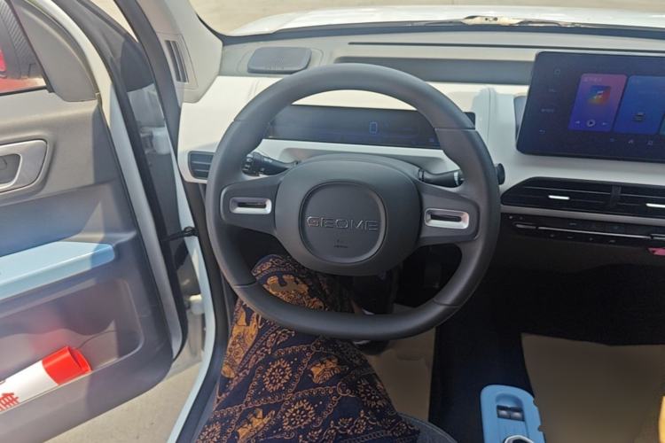 Used Geely Galaxy Panda 2024 Panda Mini 200km Endurance Bear Steering Wheel