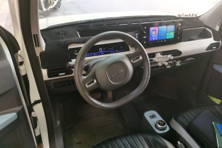 Used Geely Galaxy Panda 2024 Panda Mini 200km Endurance Bear Steering Wheel