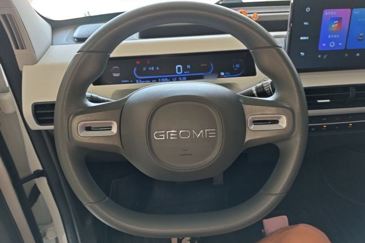 Used Geely Galaxy Panda 2024 Panda Mini 200km Endurance Bear Steering Wheel
