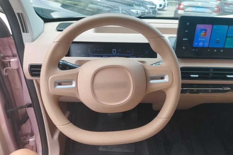Used Geely Galaxy Panda 2024 Panda Mini 200km Endurance Bear Steering Wheel