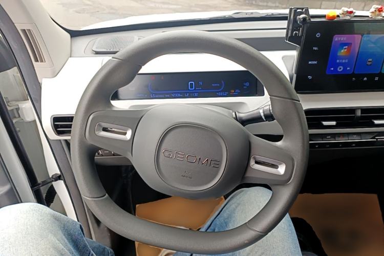 Used Geely Galaxy Panda 2024 Panda Mini 200km Endurance Bear Steering Wheel