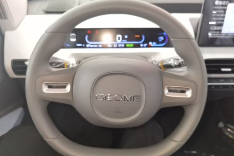 Used Geely Galaxy Panda 2024 Panda Mini 200km Endurance Bear Steering Wheel