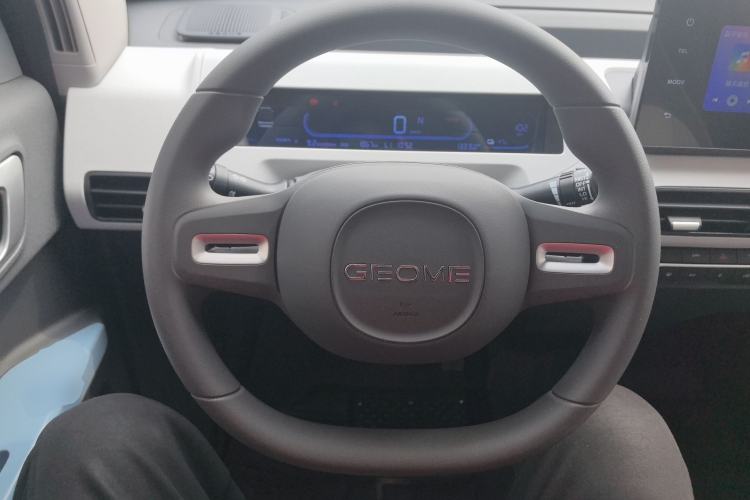 Used Geely Galaxy Panda 2024 Panda Mini 200km Endurance Bear Steering Wheel