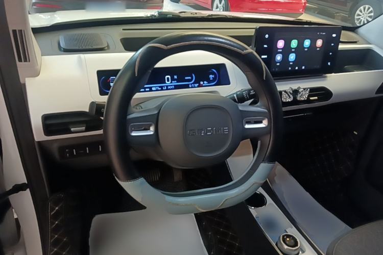 Used Geely Galaxy Panda 2024 Panda Mini 200km Endurance Bear Steering Wheel