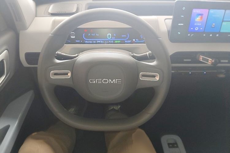 Used Geely Galaxy Panda 2024 Panda Mini 200km Endurance Bear Steering Wheel