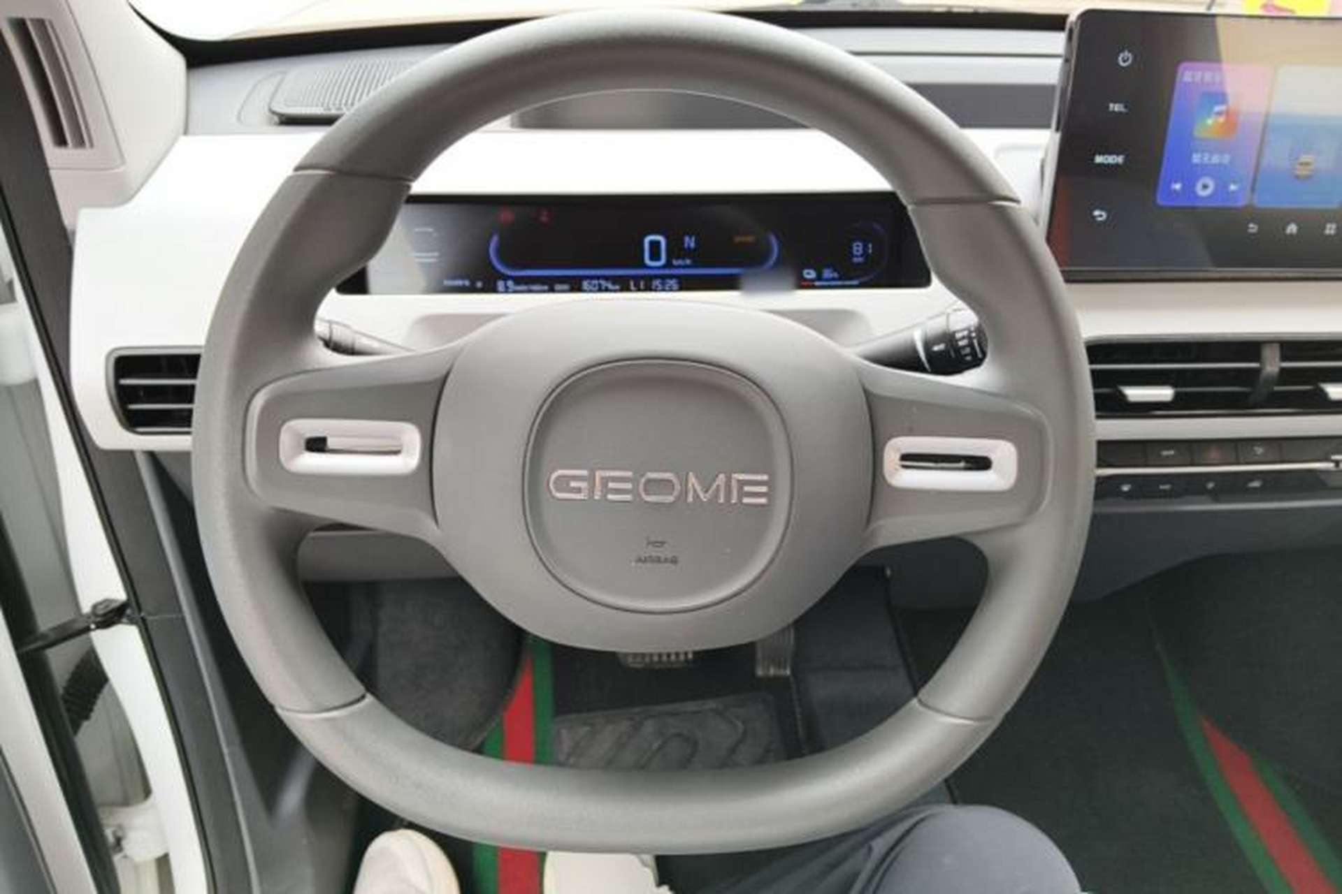 Used Geely Galaxy Panda 2024 Panda Mini 200km Endurance Bear Steering Wheel