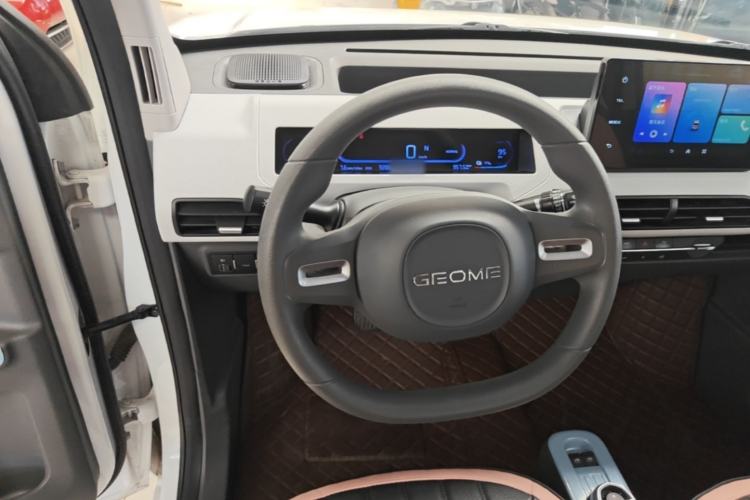 Used Geely Galaxy Panda 2024 Panda Mini 200km Endurance Bear Steering Wheel