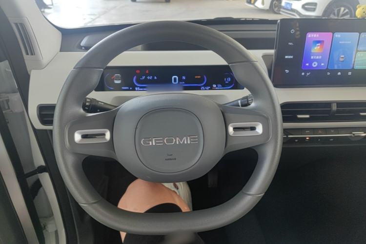 Used Geely Galaxy Panda 2024 Panda Mini 200km Endurance Bear Steering Wheel