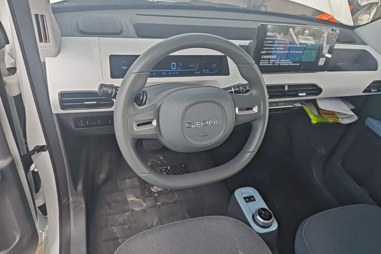Used Geely Galaxy Panda 2024 Panda Mini 200km Endurance Bear Steering Wheel