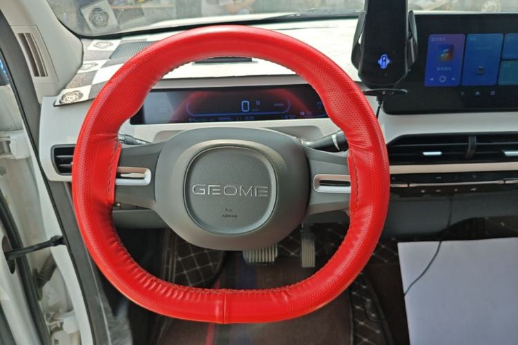 Used Geely Galaxy Panda 2024 Panda Mini 200km Endurance Bear Steering Wheel