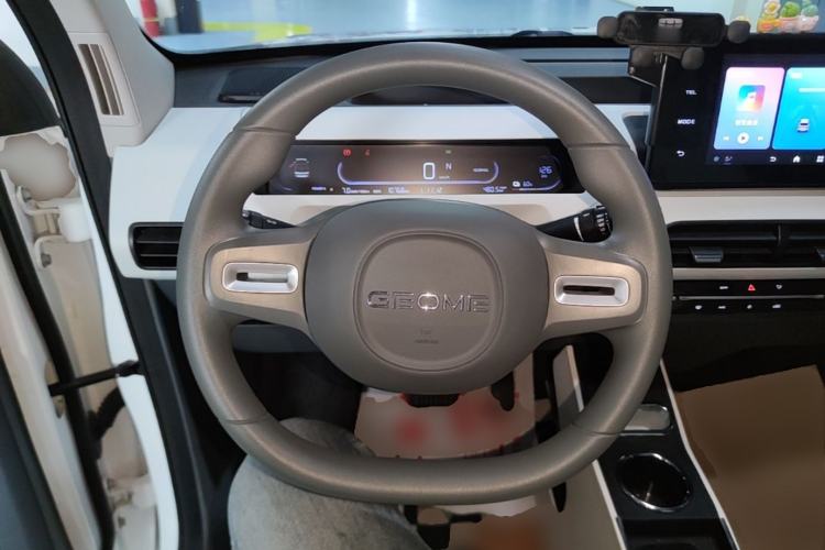 Used Geely Galaxy Panda 2024 Panda Mini 200km Endurance Bear Steering Wheel