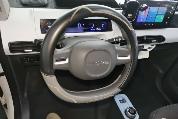 Used Geely Galaxy Panda 2024 Panda Mini 200km Endurance Bear Steering Wheel