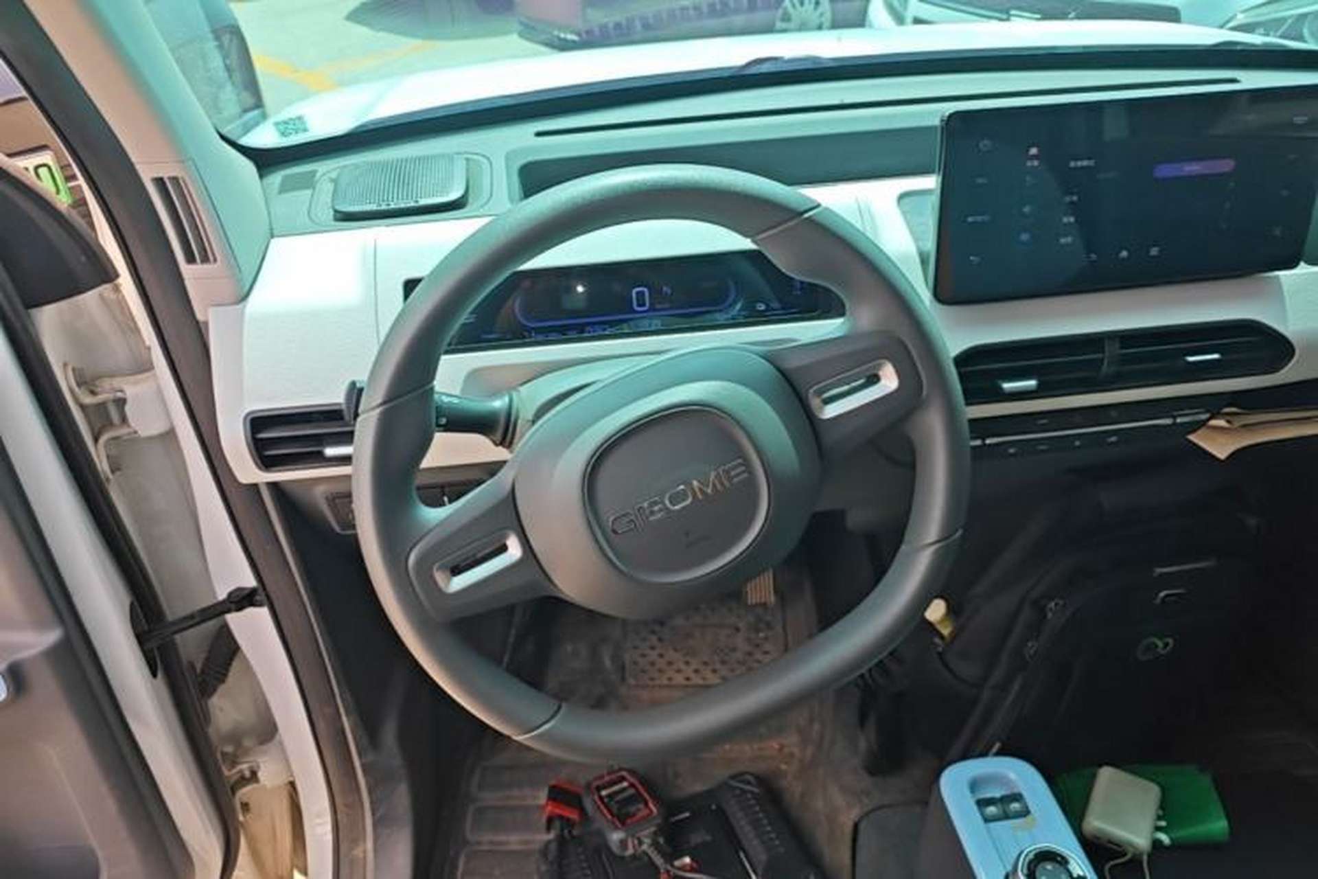 Used Geely Galaxy Panda 2024 Panda Mini 200km Endurance Bear Steering Wheel