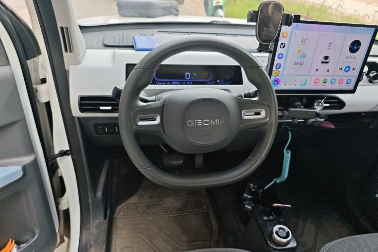 Used Geely Galaxy Panda 2024 Panda Mini 200km Endurance Bear Steering Wheel