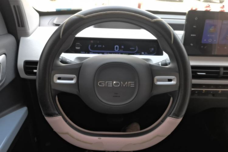 Used Geely Galaxy Panda 2024 Panda Mini 200km Endurance Bear Steering Wheel
