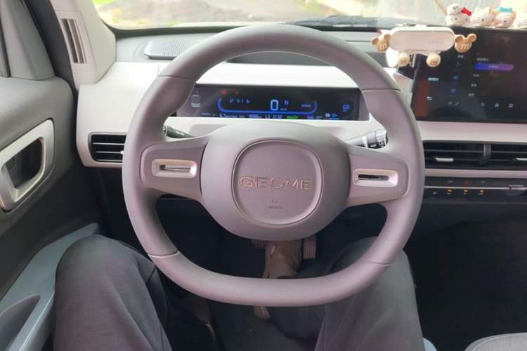 Used Geely Galaxy Panda 2024 Panda Mini 200km Endurance Bear Steering Wheel