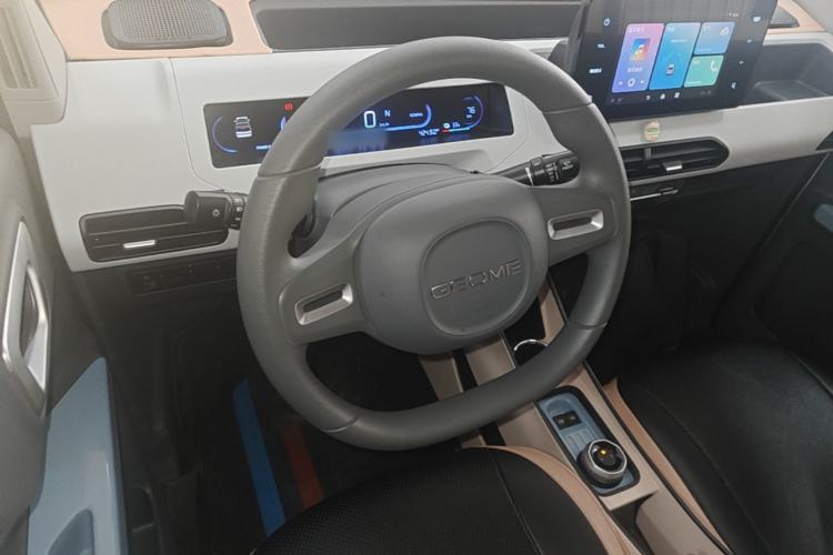 Used Geely Galaxy Panda 2024 Panda Mini 200km Endurance Bear Steering Wheel