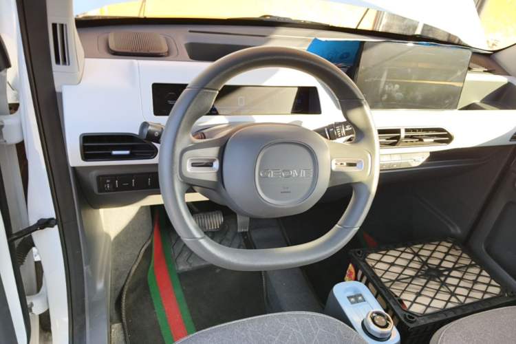 Used Geely Galaxy Panda 2024 Panda Mini 200km Endurance Bear Steering Wheel