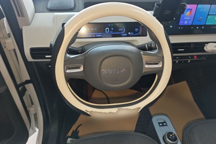 Used Geely Galaxy Panda 2024 Panda Mini 200km Endurance Bear Steering Wheel