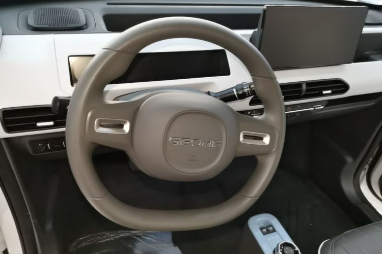 Used Geely Galaxy Panda 2024 Panda Mini 200km Endurance Bear Steering Wheel