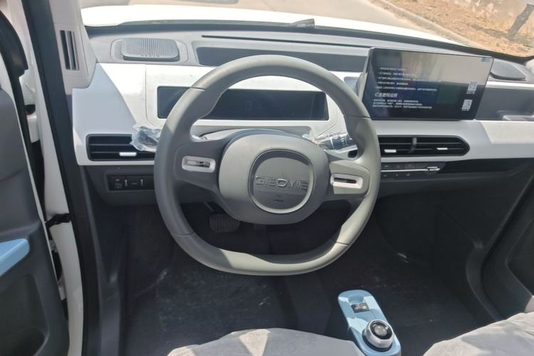 Used Geely Galaxy Panda 2024 Panda Mini 200km Endurance Bear Steering Wheel
