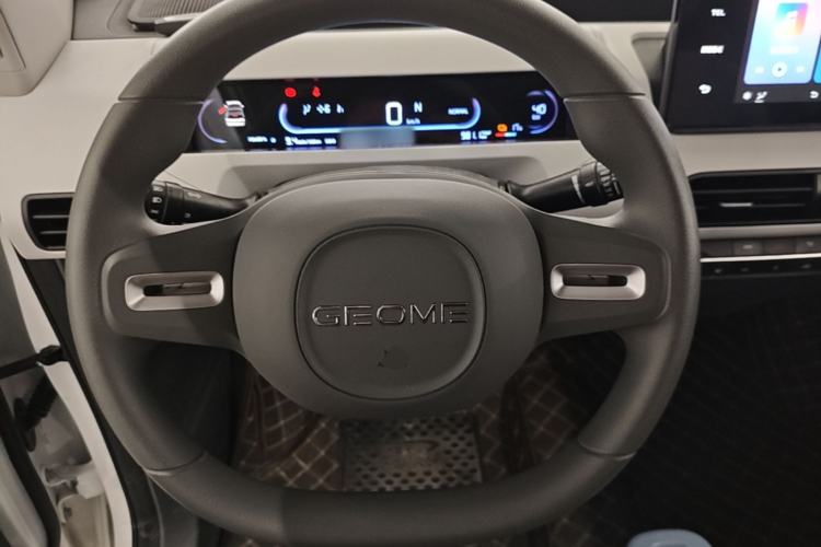 Used Geely Galaxy Panda 2024 Panda Mini 200km Endurance Bear Steering Wheel