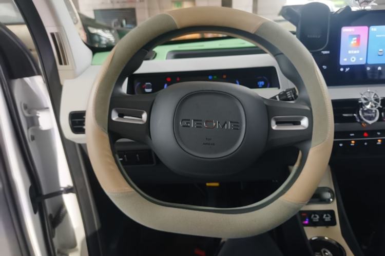Used Geely Galaxy Panda 2024 Panda Mini 200km Endurance Bear Steering Wheel