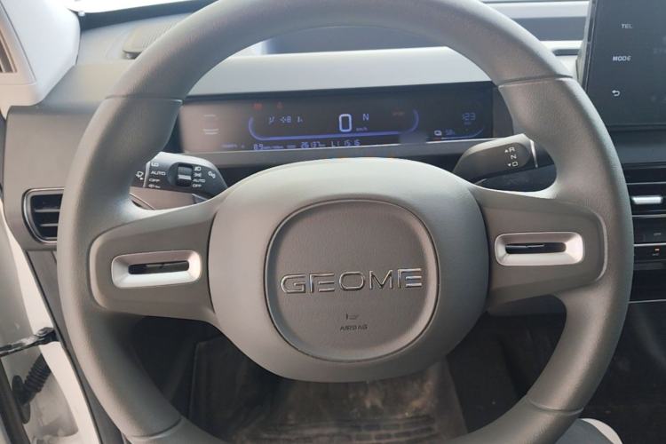 Used Geely Galaxy Panda 2024 Panda Mini 200km Endurance Bear Steering Wheel