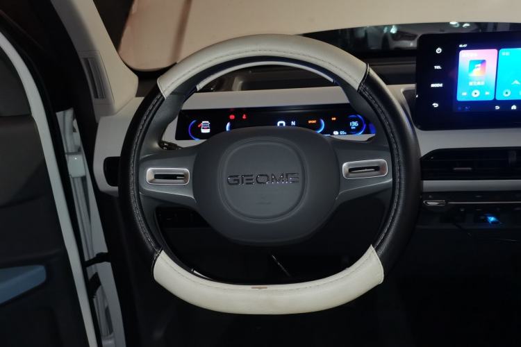 Used Geely Galaxy Panda 2024 Panda Mini 200km Endurance Bear Steering Wheel