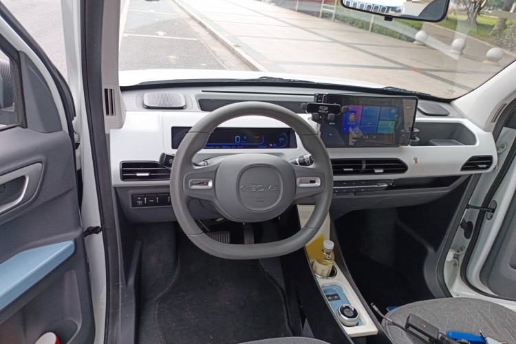 Used Geely Galaxy Panda 2024 Panda Mini 200km Endurance Bear Steering Wheel