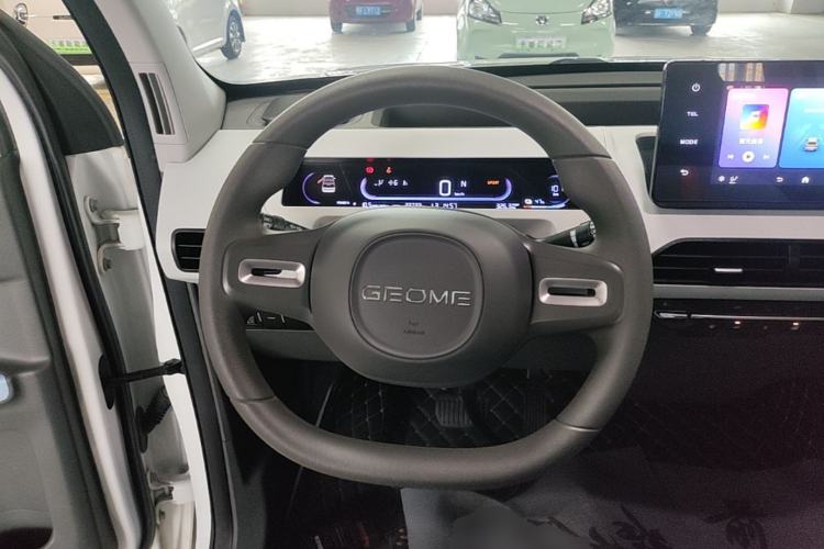 Used Geely Galaxy Panda 2024 Panda Mini 200km Endurance Bear Steering Wheel