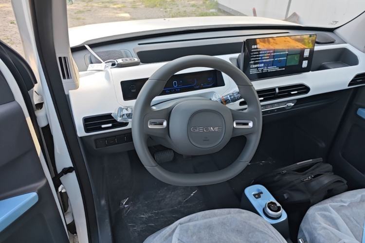 Used Geely Galaxy Panda 2024 Panda Mini 200km Endurance Bear Steering Wheel