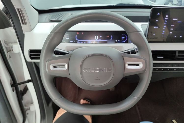 Used Geely Galaxy Panda 2024 Panda Mini 200km Endurance Bear Steering Wheel