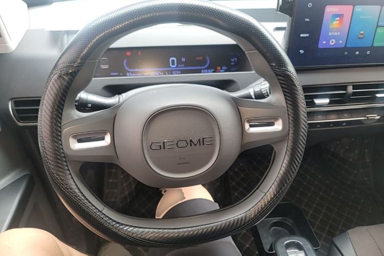Used Geely Galaxy Panda 2024 Panda Mini 200km Endurance Bear Steering Wheel