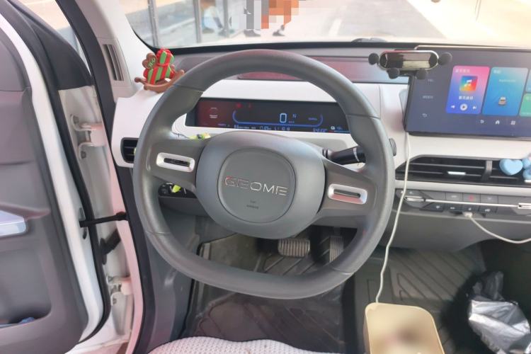 Used Geely Galaxy Panda 2024 Panda Mini 200km Endurance Bear Steering Wheel