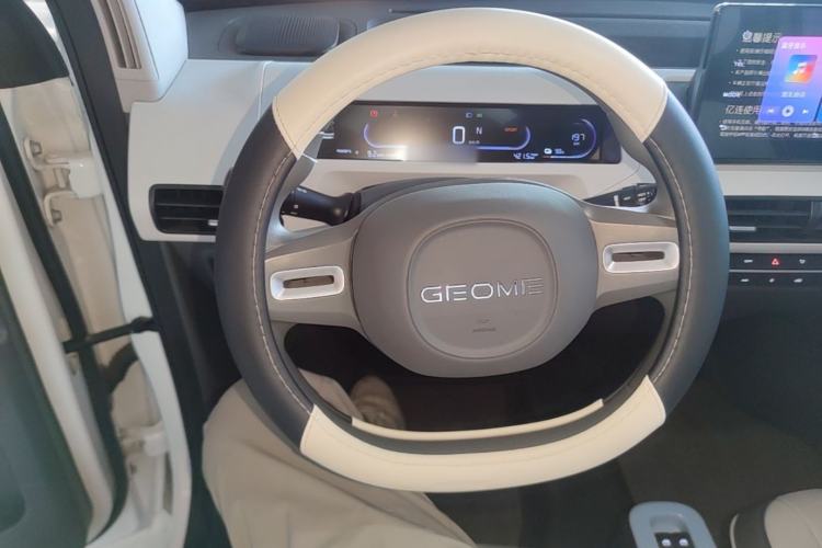 Used Geely Galaxy Panda 2024 Panda Mini 200km Endurance Bear Steering Wheel