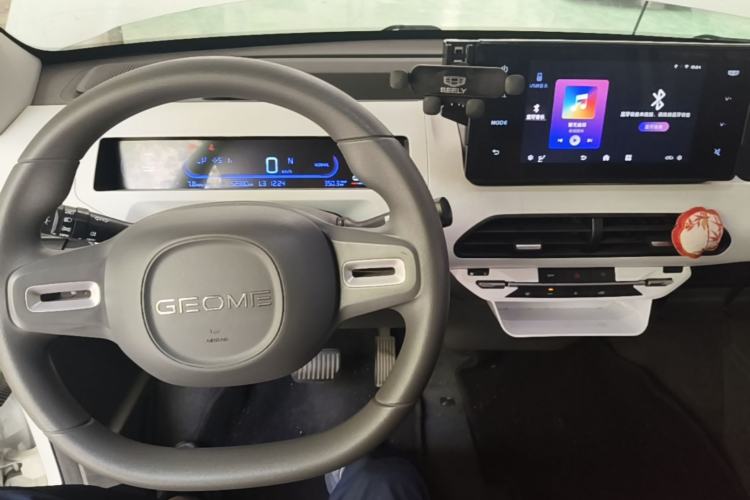 Used Geely Galaxy Panda 2024 Panda Mini 200km Endurance Bear Steering Wheel