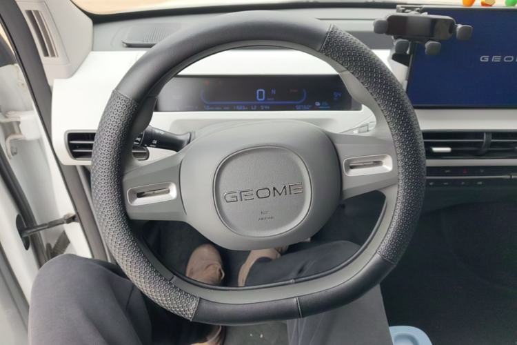 Used Geely Galaxy Panda 2024 Panda Mini 200km Endurance Bear Steering Wheel