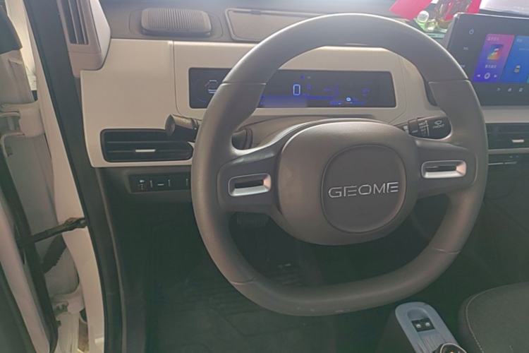 Used Geely Galaxy Panda 2024 Panda Mini 200km Endurance Bear Steering Wheel